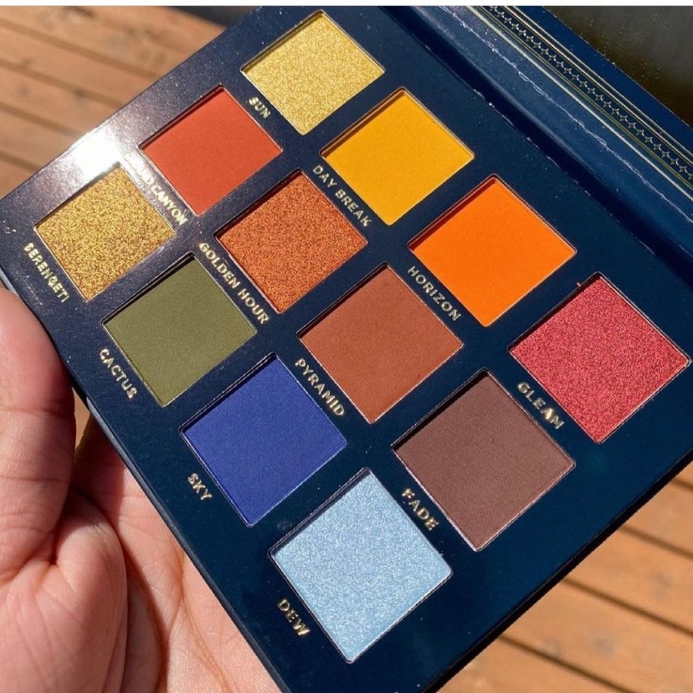 Ace Beaute Vintage Dawn EyeShadow Palette BNIB